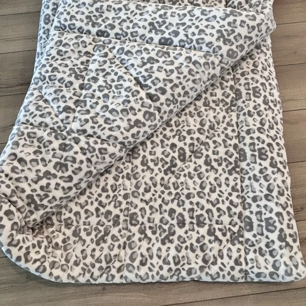 UGG Twin Comforter Grey Snow Leopard Print Bedding Set Quilted Standard Sham